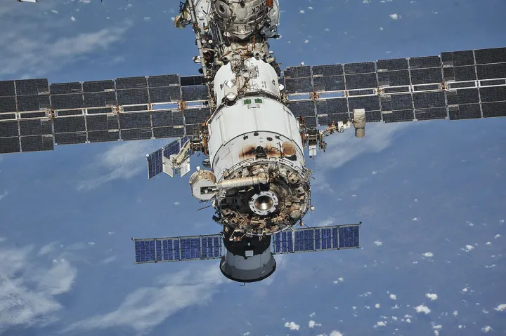 ISS-56 International Space Station fly-around (03)